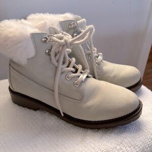 ESPRIT Women’s Chelsea Faux Fur boots, size 9